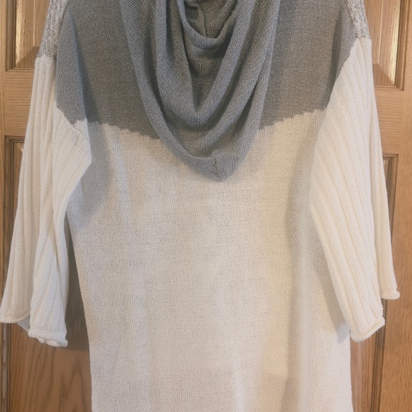 POL Gray and White Knit Sweater - Picture 6 of 6